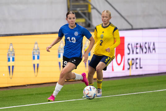 Grete Gross of Estonia and Sally Nylén of Sweden