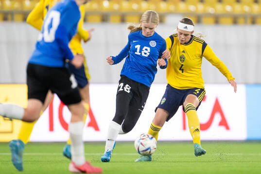 Gerda Liisa Matson of Estonia and Roos Huitzing of Sweden