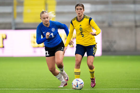 Rianna Väärsi of Estonia and Lilly Hamstein of Sweden