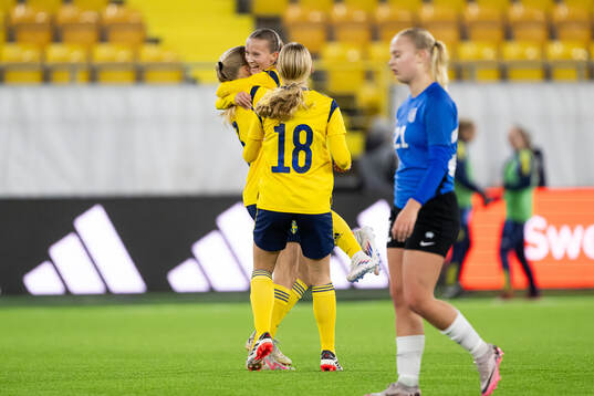 Fanny Peterson of Sweden celebrates