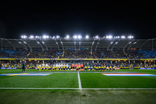 Players of Sweden and of Luxembourg