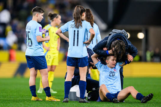 Anna Miny of Luxembourg recieves medicak attention