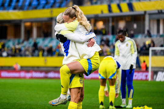 Jonna Andersson and Matilda Vinberg of Sweden celebrate