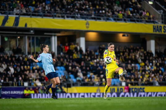 Charlotte Schmit and Hanna Wijk of Sweden