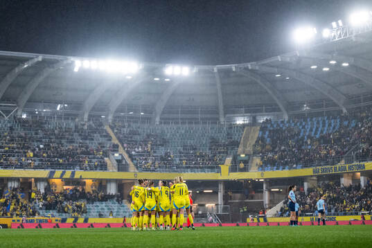 Johanna Rytting Kaneryd of Sweden celebrate with team mates