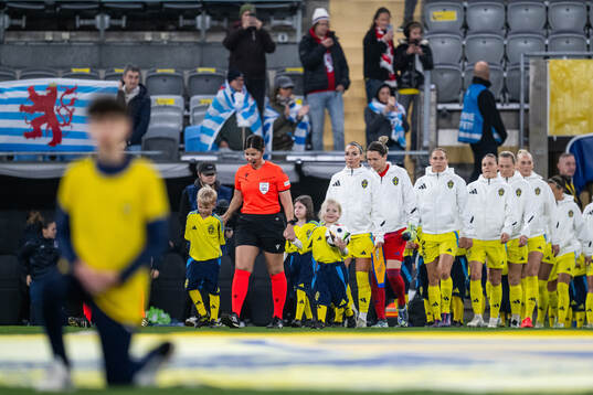 Kosovare Asllani of Sweden enters the pitch
