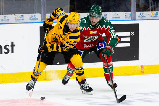 Skellefteås Valter Lindberg och Frölundas Wiktor Nilsson