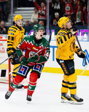 Frölundas Noah Dower Nilsson jublar