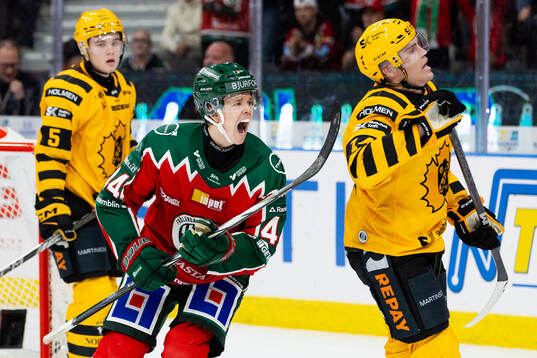 Frölundas Noah Dower Nilsson jublar