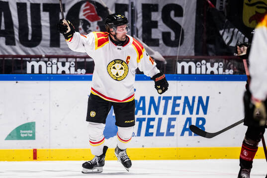 Brynäs Johan Larsson jublar