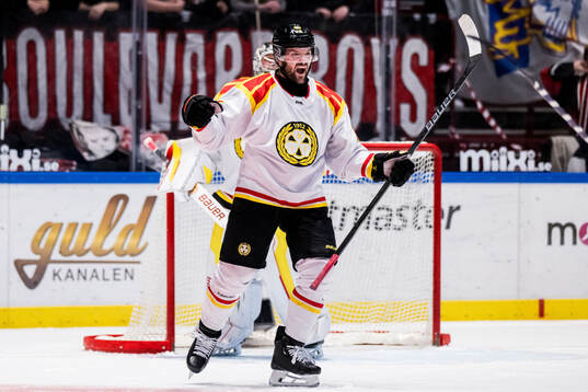 Brynäs Simon Bertilsson jublar