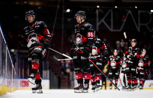 Malmö Redhawks Johan Olofsson och Carl Persson deppar
