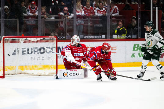 Timrås målvakt Jacob Johansson och och Färjestads Joakim