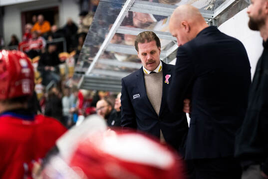 Timrås tränare Olli Jokinen deppar
