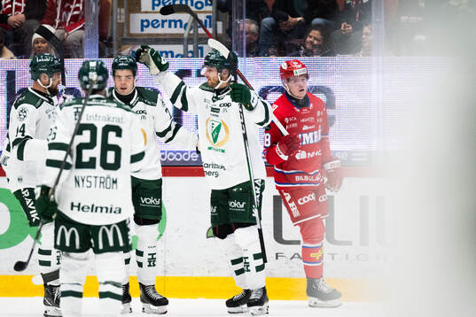 Färjestads Marcus Westfält jublar