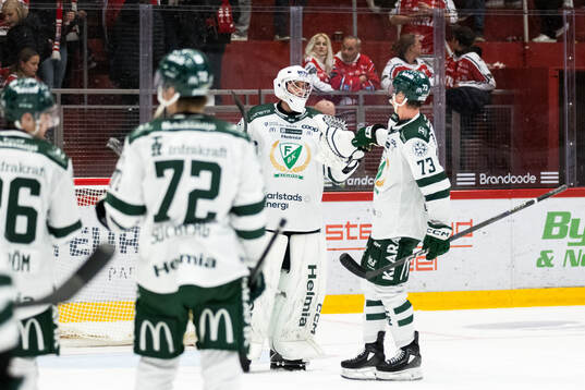 Färjestads spelare jublar