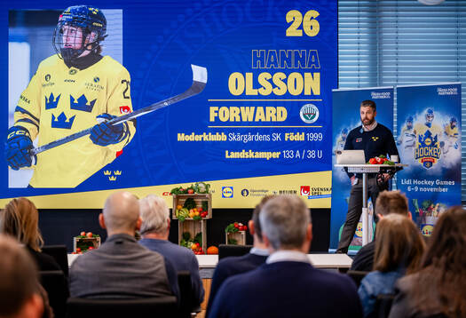 Head coach Ulf Lundberg of Sweden