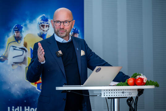 Media manager Stefan Ladhe