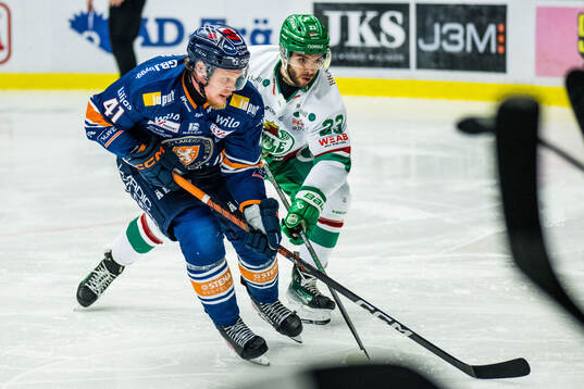 Växjös Ludvig Nilsson och Rögles Josh Dickinson