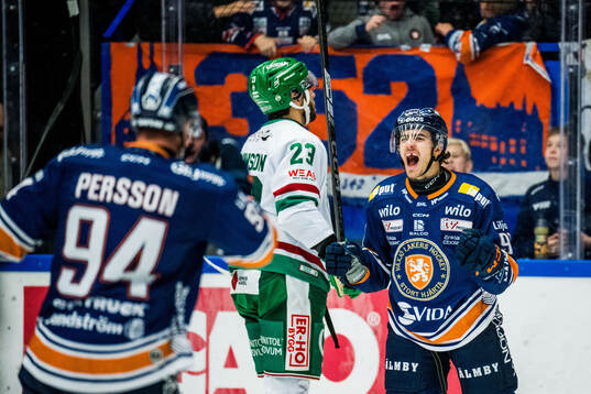 Växjös Felix Robert jublar