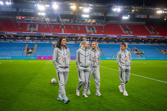 Ingrid Syrstad Engen, Karina Sævik, Cathinka Tandberg and