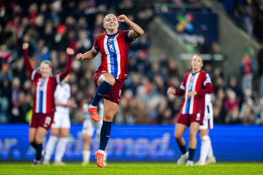 Vilde Bøe Risa of Norway celebrates the  9-0 goal
