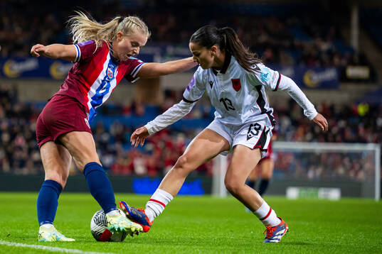 Emilie Woldvik of Norway and Djellza Istrefaj of Albania