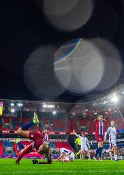 Frida Maanum of Norway scores the 4-0 goal
