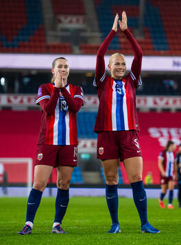 Elisabeth Terland and Guro Bergsvand of Norway