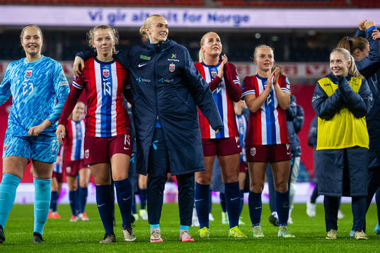 Goalkeeper Aurora Mikalsen, Justine Kielland, goalkeeper