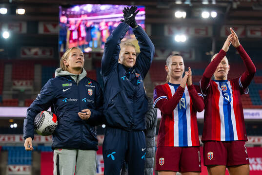 Frida Maanum, Ada Hegerberg, Elisabeth Terland and Guro