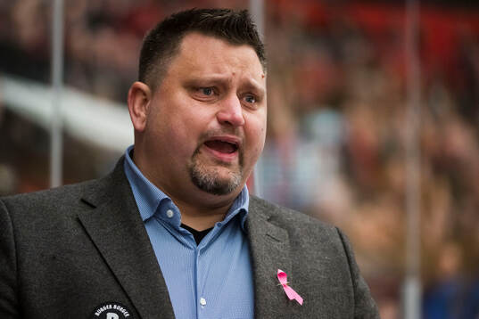 Modos tränare Mattias Karlin