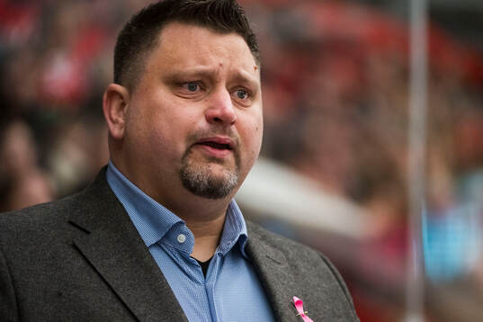 Modos tränare Mattias Karlin
