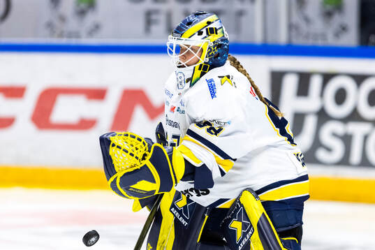 HV71s målvakt Lina Van Noort på uppvärmningen