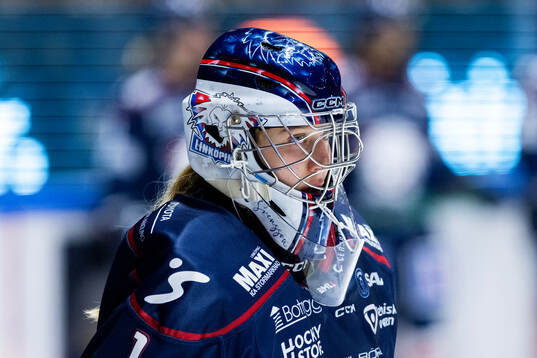 Linköpings målvakt Ebba Svensson Träff på uppvärmningen