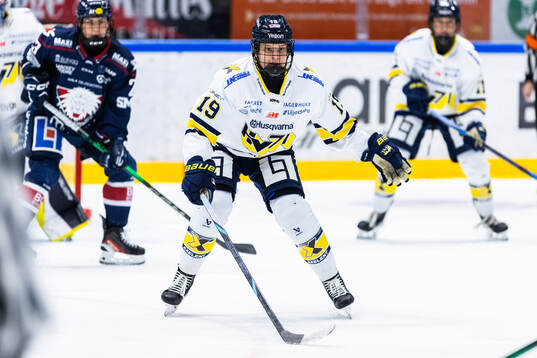 HV71s Klara Seroiszkova