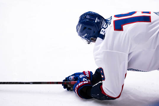 IK Oskarshamns Viktor Smeds har ontunder ishockeymatchen i
