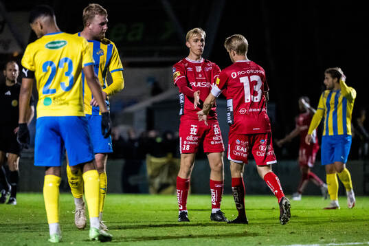Elfsborgs Johan Larsson jublar med Leo Östman