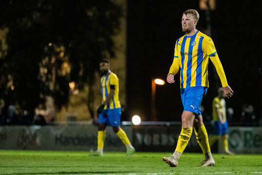 Eskilsminne IFs Adrian Petersson deppar