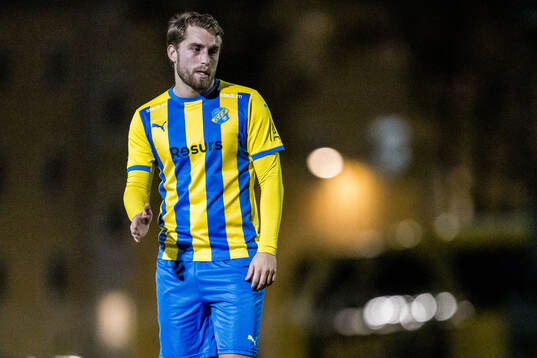 Eskilsminne IFs Endrit Ibishi deppar