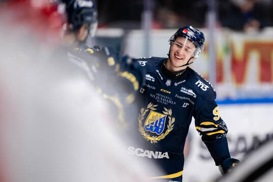 Södertäljes Albert Wikman jublar
