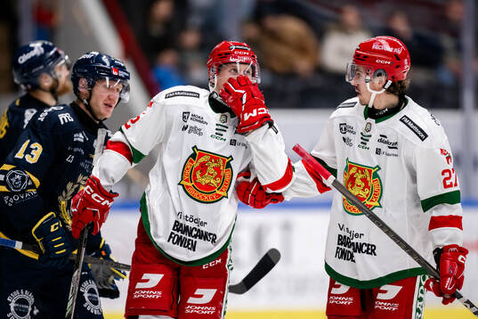 Moras Filip Björkman har ont