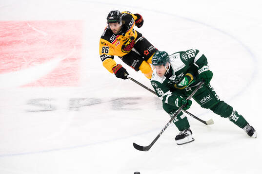 Luleås Mathias Bromé och Färjestads Joel Nyström