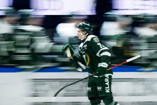 Färjestads Viktor Lodin jublar