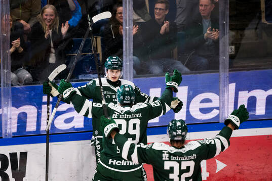 Färjestads Lucas Forsell jublar
