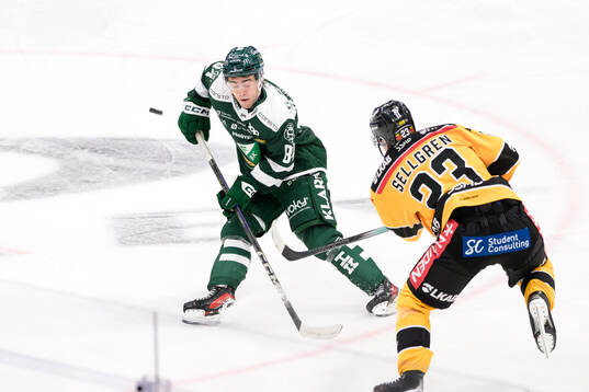 Färjestads Elias Straume Vatne och Luleås Jesper Sellgren
