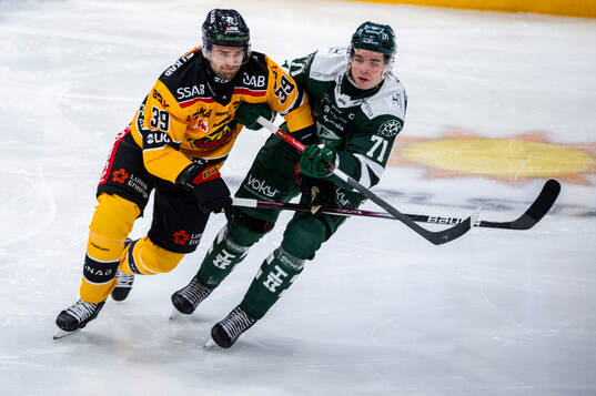Luleås Pontus Själin och Färjestads Viktor Lodin
