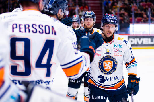 Växjös Brian Cooper jublar
