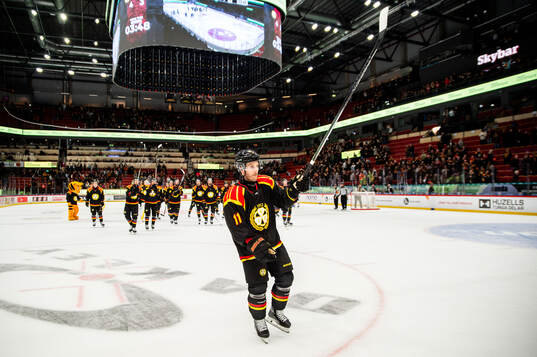 Brynäs Jordan Schroeder jublar