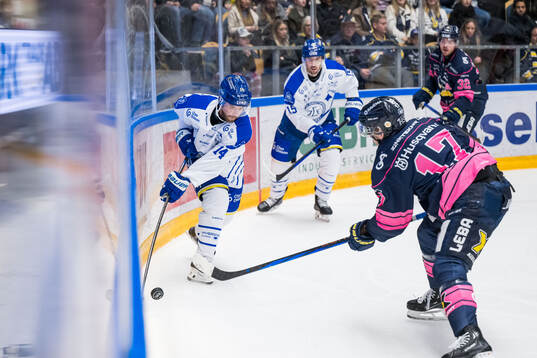 Leksands Oskar Lang och HV71s Isac Brännström